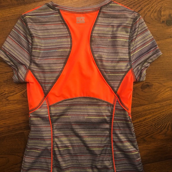 Fila sport running shirt. Size XS - Picture 2 of 5